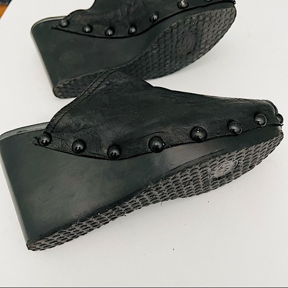 Salpy Platform Taylor Leather Peep Toe Wedge